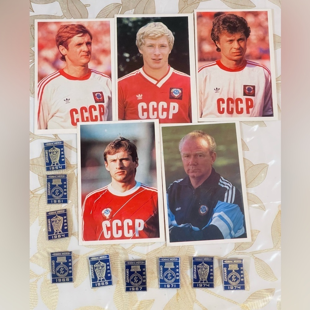 VTG Lot Soviet Era Dinamo Kyiv USSR  Football Club Players Calendars Badges Pins
